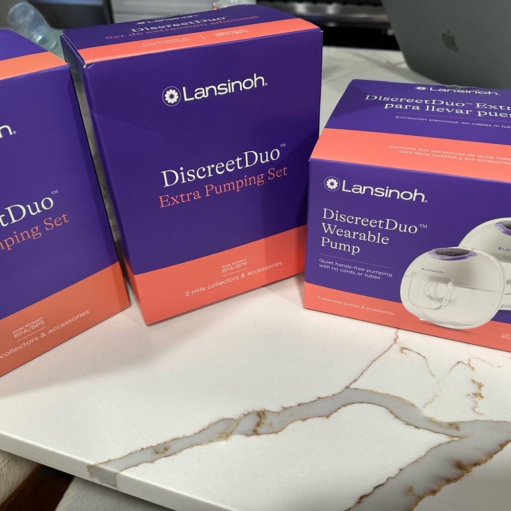 Lansinoh DiscreetDuo Breast Pump  +2 Extra Pumping Sets